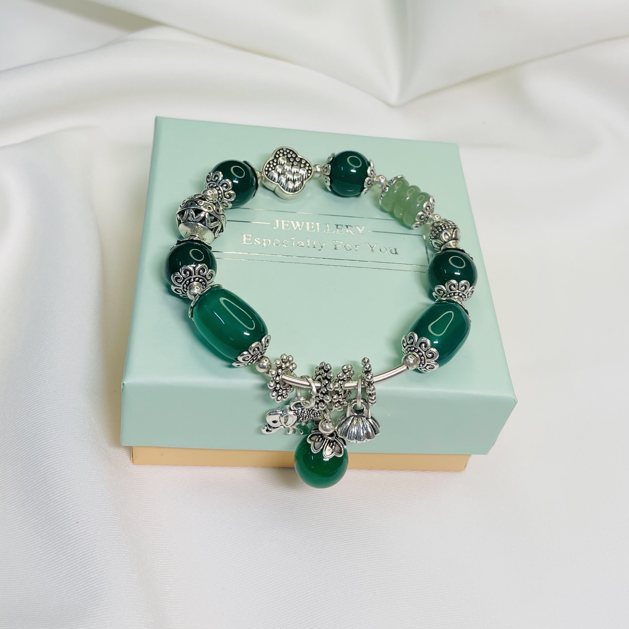 Đá mã não phối charm bạc